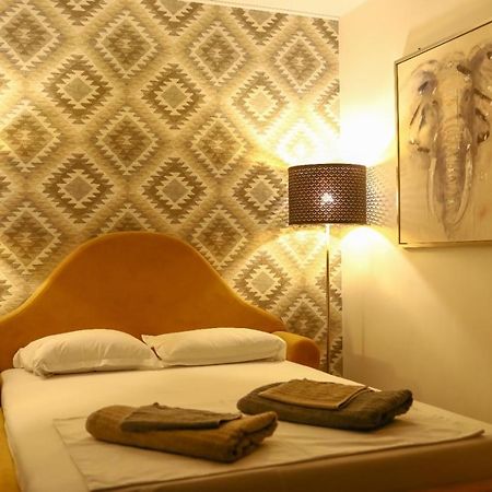 Colonial Touch Apartament Brasov Luaran gambar
