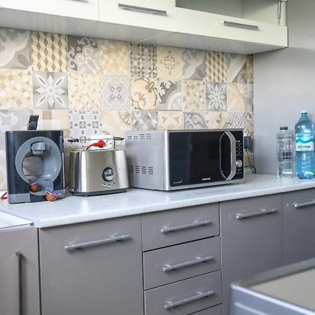 Colonial Touch Apartament Brasov Luaran gambar