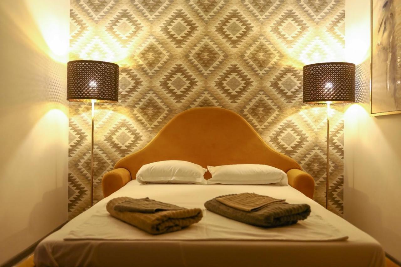 Colonial Touch Apartament Brasov Luaran gambar
