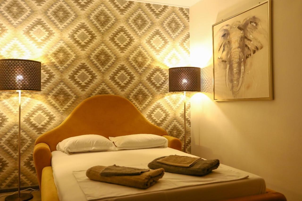 Colonial Touch Apartament Brasov Luaran gambar
