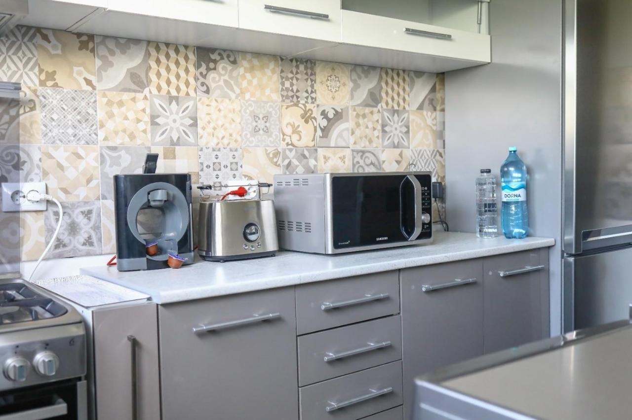 Colonial Touch Apartament Brasov Luaran gambar