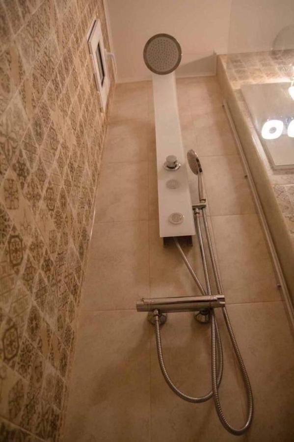 Colonial Touch Apartament Brasov Luaran gambar